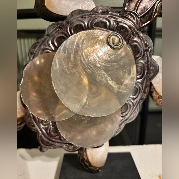 Stunning Sea Turtle Capiz shells Sculpture with strong intricate metal designs - Picture 3 of 6